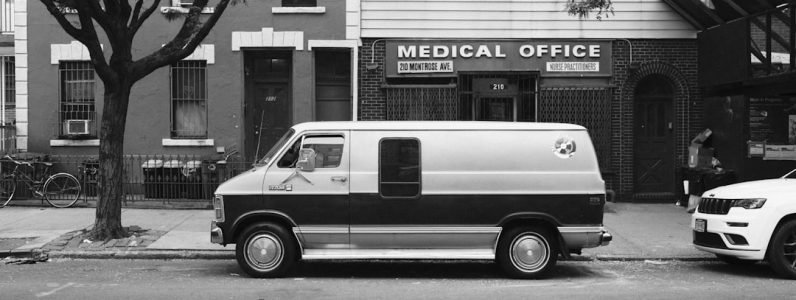 why-rejuvenate-spa-s-professional-eyebrow-waxing-beats-microblading-for-natural-brows